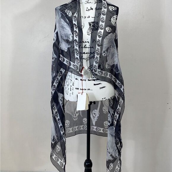 Alexander McQueen Classic Skull Silk Chiffon Scarf - Picture 4 of 9